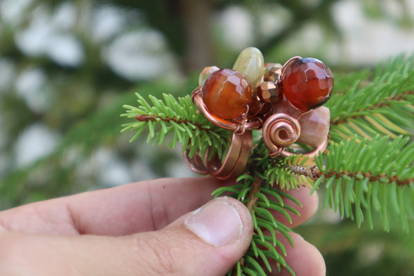 Collana con pendete in rame e pietre dure