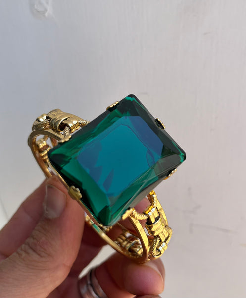 Bracciale manetta dorato e  cristallo verde bosco