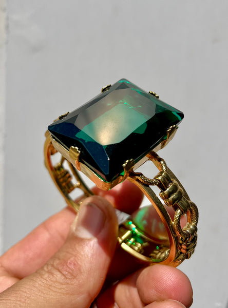 Bracciale manetta dorato e  cristallo verde bosco