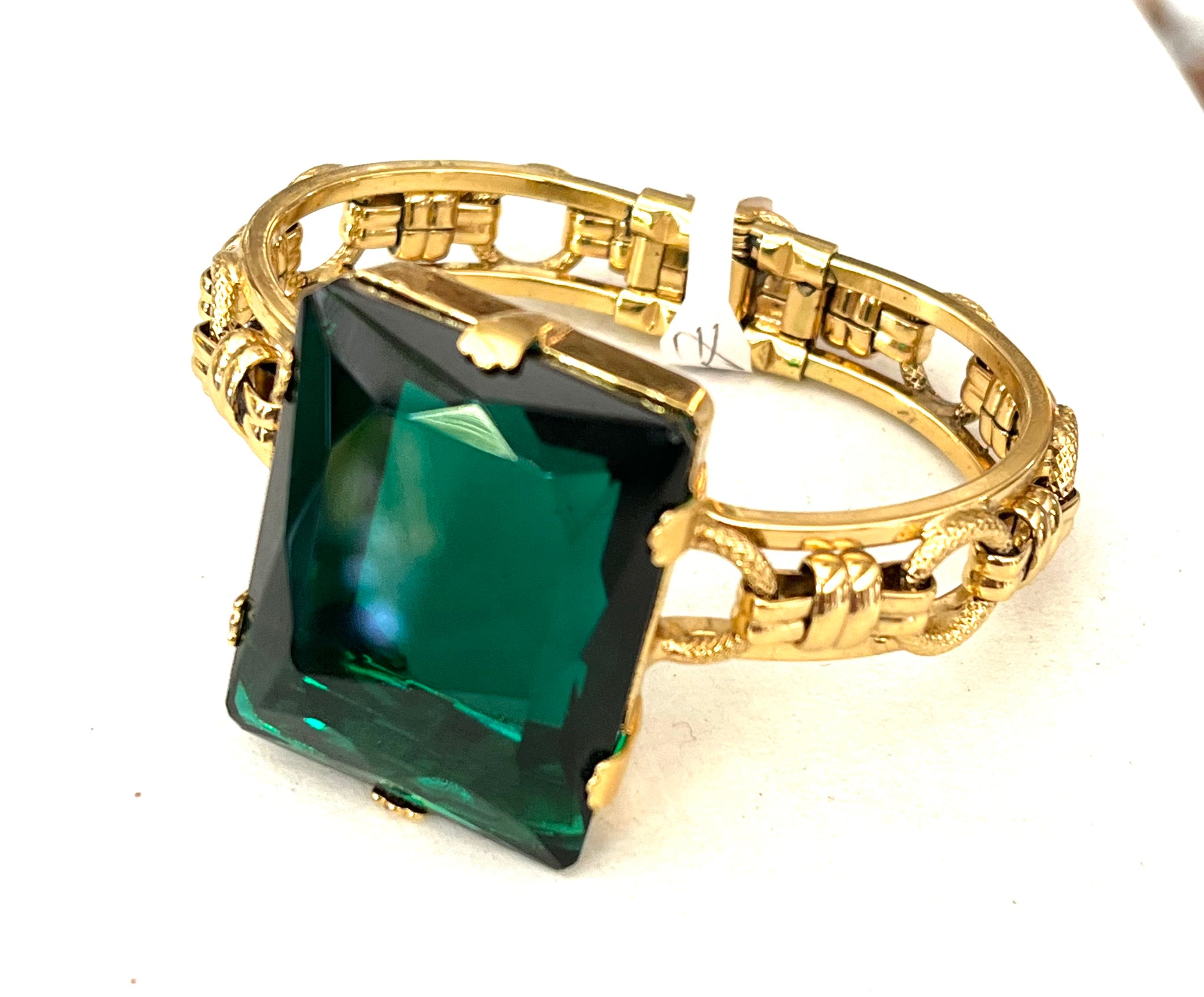 Bracciale manetta dorato e  cristallo verde bosco