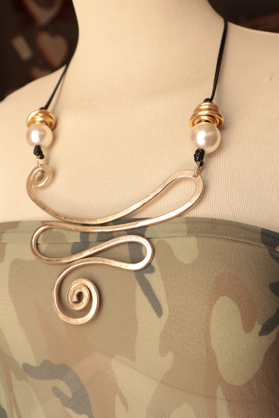 Collana Klimt decolletè in alluminio dorato