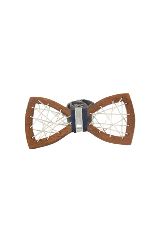 Papillon di legno con filo in alluminio argentato cucito