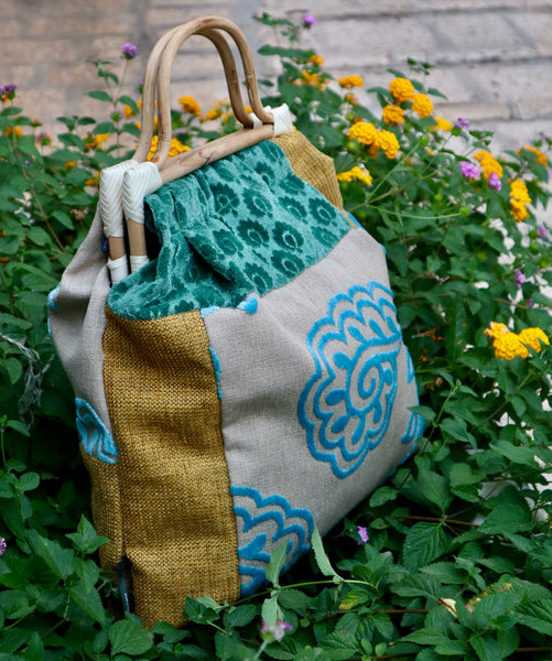 QUARTIERI Borsa patchwork con manici in legno