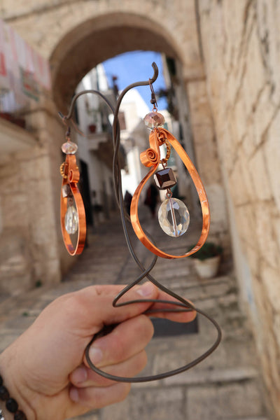 QUARTIERI Orecchini Liberty in rame con pietra trasparente