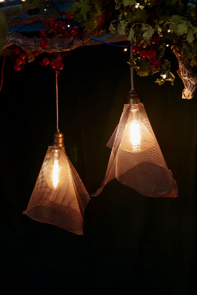 Lampada a sospensione con rete di rame