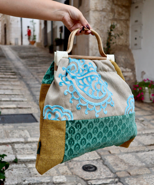 QUARTIERI Borsa patchwork con manici in legno