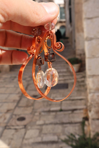 QUARTIERI Orecchini Liberty in rame con pietra trasparente