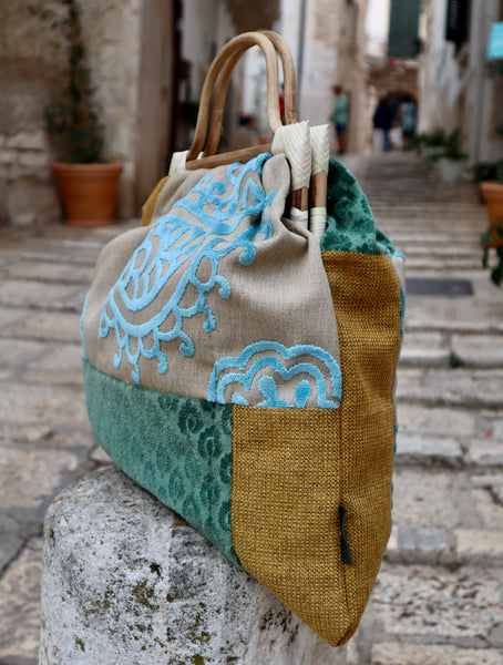 QUARTIERI Borsa patchwork con manici in legno