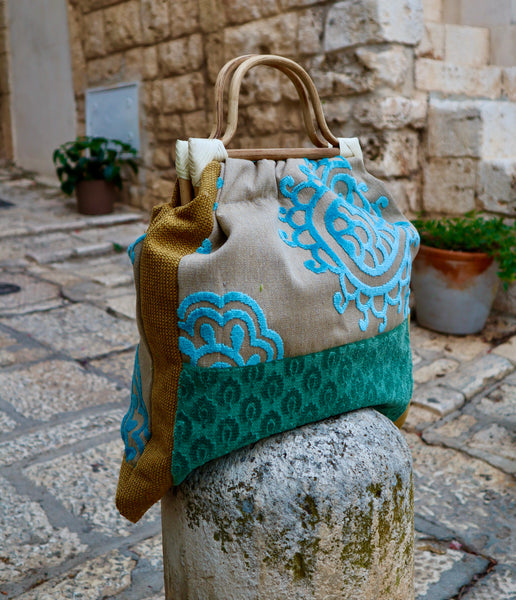 QUARTIERI Borsa patchwork con manici in legno