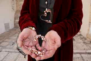 Collana di rame a forma di cuore con cristalli