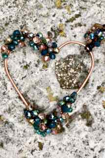 Collana di rame a forma di cuore con cristalli