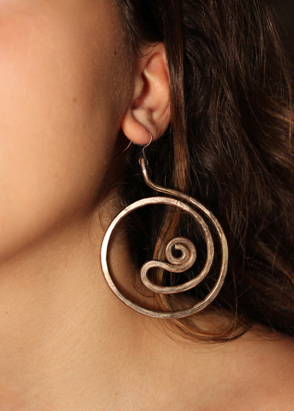 QUARTIERI Orecchini Klimt speculari, alluminio bronzo ultraleggero